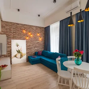 18 Sofievskaya Apartamento